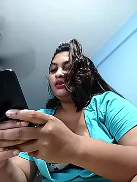 Snapshot of HottyOlly chatting on October 5, 2025, 6:09 pm HottyOlly online show from October 5, 2025, 6:09 pm