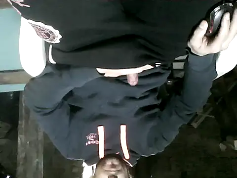 vadszex31 online show from April 9, 2026, 1:39 pm