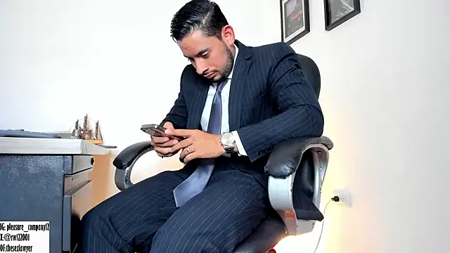 Snapshot of thesexlawyer1 chatting on February 15, 2025, 10:00 pm thesexlawyer1 online show from February 15, 2025, 10:00 pm