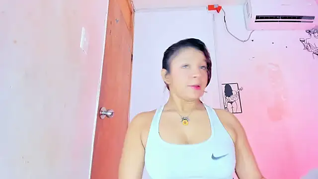 Emily Coper18 online show from February 9, 2026, 2:15 pm