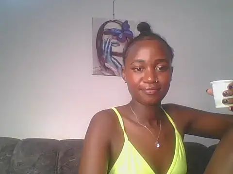 Snapshot of MissLilly1 chatting on February 18, 2025, 8:25 pm MissLilly1 online show from February 18, 2025, 8:25 pm