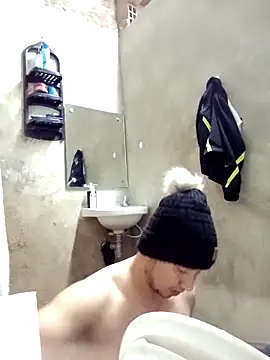 Snapshot of Fabi_1986 chatting on December 4, 2025, 10:03 am Fabi 1986 online show from December 4, 2025, 10:03 am