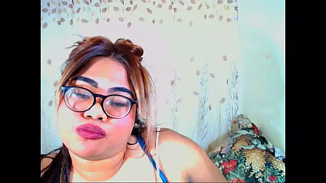 Snapshot of Indian_Lola00 chatting on July 17, 2026, 6:27 pm Indian Lola00 online show from July 17, 2026, 6:27 pm