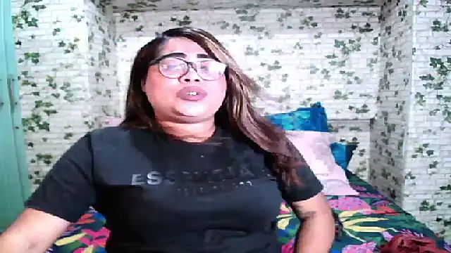 Snapshot of Indian_Lola00 chatting on June 24, 2026, 5:22 pm Indian Lola00 online show from June 24, 2026, 5:22 pm