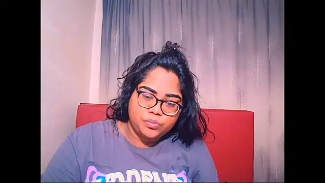 Snapshot of Indian_Lola00 chatting on October 12, 2025, 7:32 am Indian Lola00 online show from October 12, 2025, 7:32 am