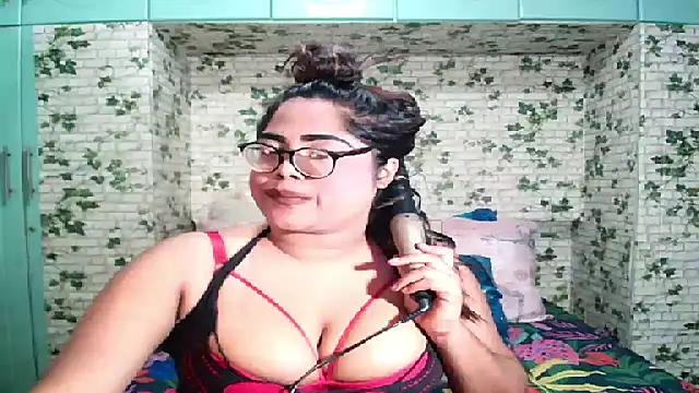 Snapshot of Indian_Lola00 chatting on June 22, 2026, 6:05 pm Indian Lola00 online show from June 22, 2026, 6:05 pm