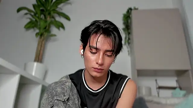 sebas rose online show from January 28, 2025, 8:47 am