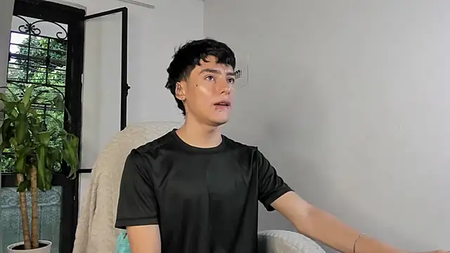 sebas rose online show from October 17, 2025, 10:11 pm