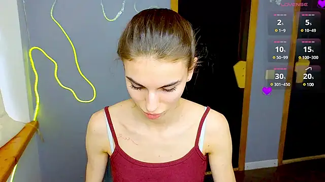 EmmyGreans online show from February 5, 2025, 12:27 pm