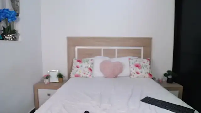 AylinRoss online show from October 17, 2025, 6:21 pm