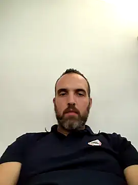 leon3875 online show from February 5, 2025, 3:42 pm