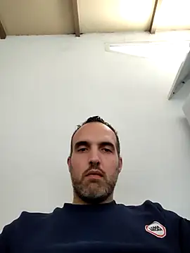 leon3875 online show from October 14, 2025, 3:34 pm