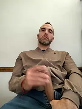 leon3875 online show from September 8, 2025, 3:22 pm