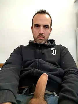 leon3875 online show from October 15, 2025, 3:31 pm