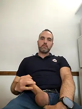 leon3875 online show from November 28, 2025, 3:23 pm