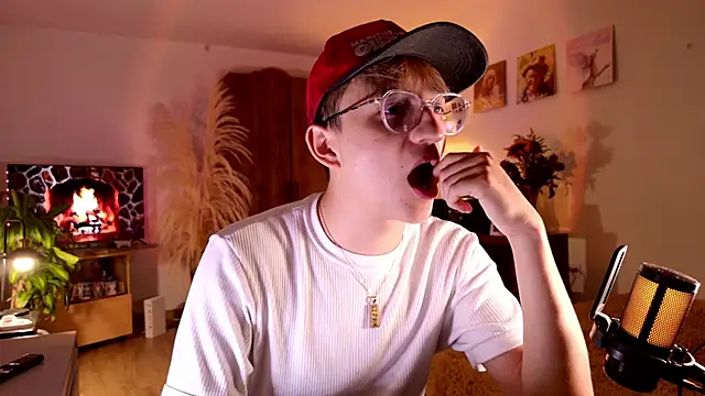 Mr evan1 online show from September 29, 2025, 4:34 pm