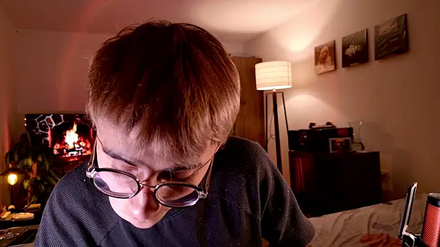 Mr evan1 online show from October 30, 2025, 4:37 pm