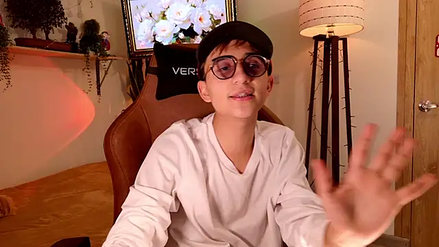 Mr evan1 online show from December 13, 2025, 8:04 pm