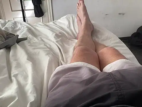 Snapshot of Bossinmidd12 chatting on February 11, 2025, 12:47 pm Bossinmidd12 online show from February 11, 2025, 12:47 pm