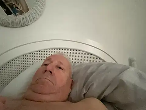 Snapshot of Bossinmidd12 chatting on December 3, 2024, 7:49 am Bossinmidd12 online show from December 3, 2024, 7:49 am