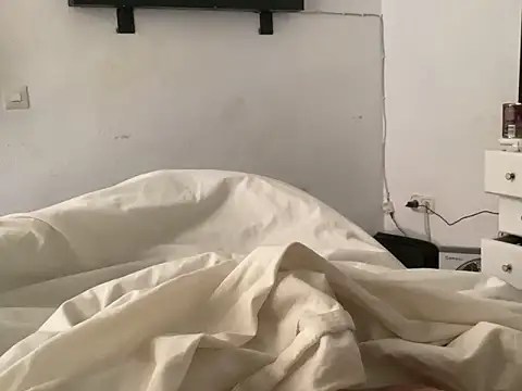 Snapshot of Bossinmidd12 chatting on February 26, 2025, 9:22 am Bossinmidd12 online show from February 26, 2025, 9:22 am