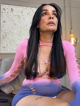 Snapshot of Alishak chatting on February 7, 2026, 8:39 pm Alishak online show from February 7, 2026, 8:39 pm