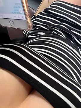 May-Squirt online show from November 6, 2025, 4:27 am