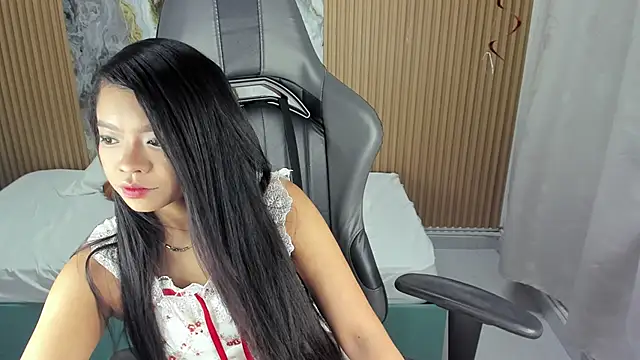 Lili 16 online show from November 27, 2025, 11:10 am