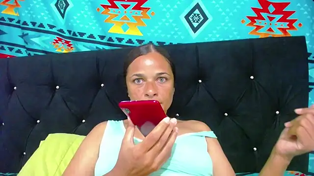 Snapshot of GiveLove1 chatting on February 23, 2025, 4:50 am GiveLove1 online show from February 23, 2025, 4:50 am