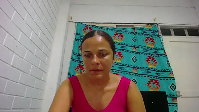 Snapshot of GiveLove1 chatting on February 21, 2025, 2:50 am GiveLove1 online show from February 21, 2025, 2:50 am