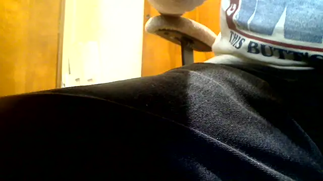 Snapshot of markluvskitty chatting on October 10, 2025, 1:23 pm markluvskitty online show from October 10, 2025, 1:23 pm