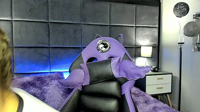 Snapshot of CHERRYY_BOMB_ chatting on February 3, 2025, 2:34 pm CHERRYY BOMB online show from February 3, 2025, 2:34 pm