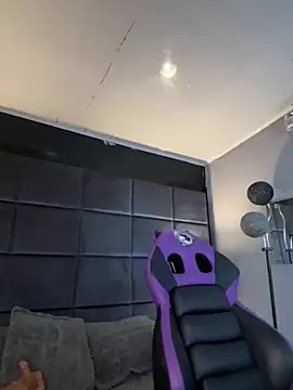 CHERRYY BOMB  online show from March 15, 2026, 7:21 pm