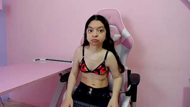 CharlotteMuller online show from December 2, 2025, 7:59 pm