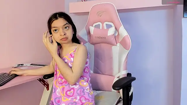 CharlotteMuller online show from October 19, 2025, 7:16 pm