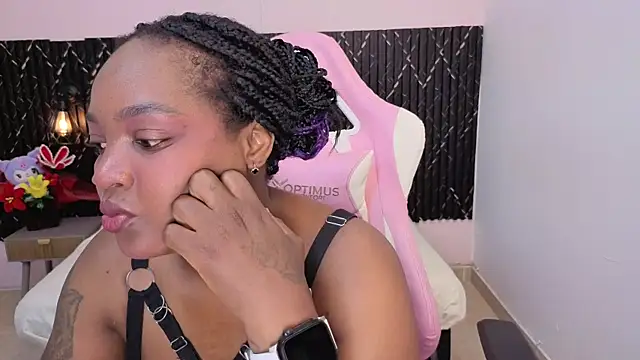 chanel brunette online show from March 23, 2026, 12:27 pm