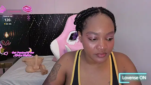 chanel brunette online show from March 19, 2026, 7:25 pm