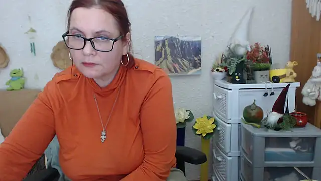 Snapshot of PlayfullMature chatting on March 13, 2025, 3:17 pm PlayfullMature online show from March 13, 2025, 3:17 pm