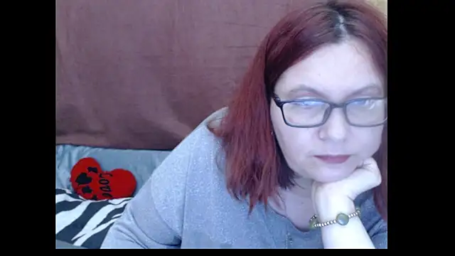 PlayfullMature online show from April 15, 2026, 7:40 pm