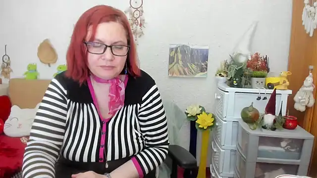 Snapshot of PlayfullMature chatting on March 16, 2025, 2:10 am PlayfullMature online show from March 16, 2025, 2:10 am