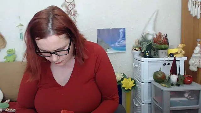 Snapshot of PlayfullMature chatting on March 21, 2025, 5:23 pm PlayfullMature online show from March 21, 2025, 5:23 pm