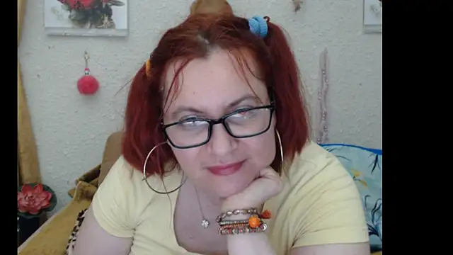 Snapshot of PlayfullMature chatting on October 17, 2025, 4:05 am PlayfullMature online show from October 17, 2025, 4:05 am