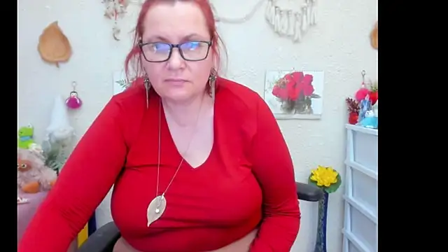 Snapshot of PlayfullMature chatting on September 12, 2025, 2:28 pm PlayfullMature online show from September 12, 2025, 2:28 pm