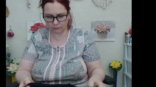 Snapshot of PlayfullMature chatting on September 22, 2025, 8:53 am PlayfullMature online show from September 22, 2025, 8:53 am