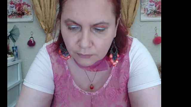 Snapshot of PlayfullMature chatting on October 4, 2025, 2:07 pm PlayfullMature online show from October 4, 2025, 2:07 pm