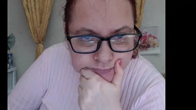 Snapshot of PlayfullMature chatting on October 1, 2025, 11:41 pm PlayfullMature online show from October 1, 2025, 11:41 pm