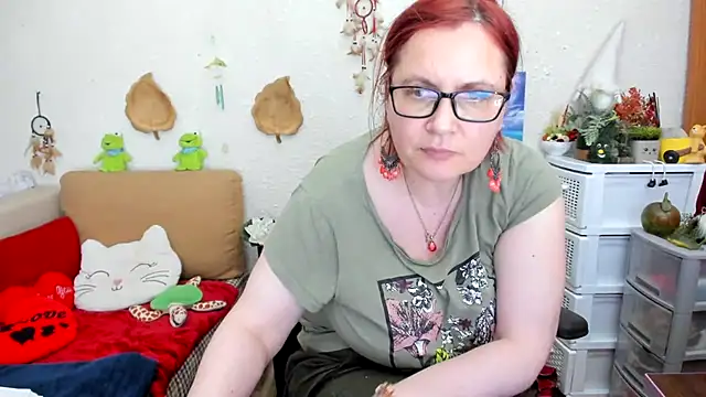 Snapshot of PlayfullMature chatting on March 20, 2025, 10:51 pm PlayfullMature online show from March 20, 2025, 10:51 pm