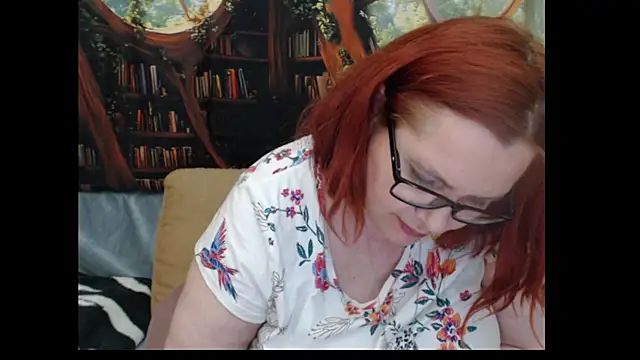 Snapshot of PlayfullMature chatting on June 2, 2026, 8:31 pm PlayfullMature online show from June 2, 2026, 8:31 pm