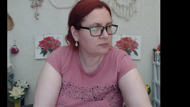 Snapshot of PlayfullMature chatting on September 23, 2025, 10:39 pm PlayfullMature online show from September 23, 2025, 10:39 pm