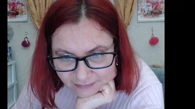 Snapshot of PlayfullMature chatting on October 3, 2025, 12:58 am PlayfullMature online show from October 3, 2025, 12:58 am